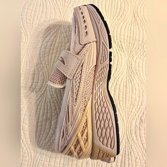 NIB New Balance 1906L Sneaker Loafer In Beige Ladies 7, Mens 5.5 - Picture 12 of 16